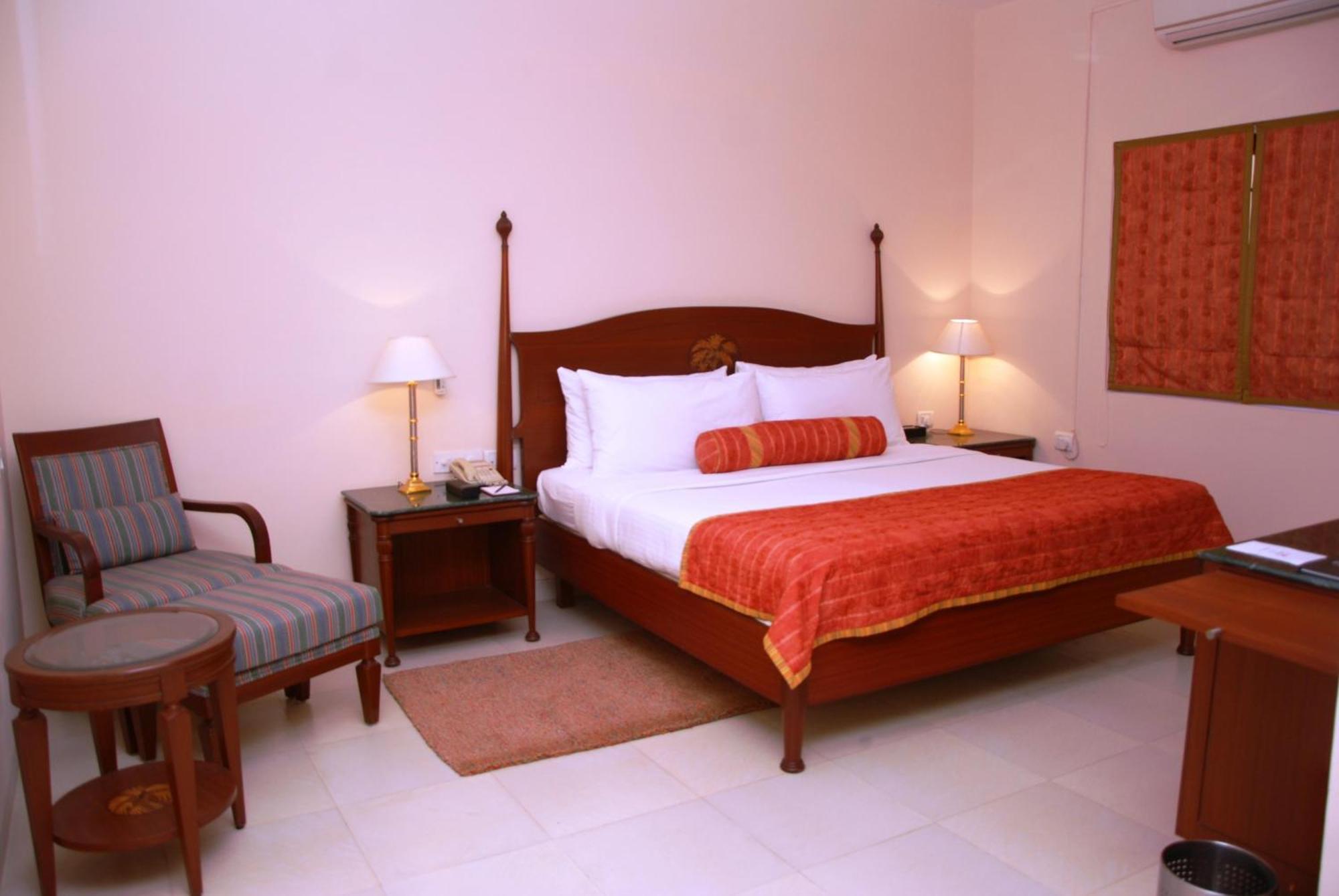 Hotel The Lalit Traveller Khajurāho Habitación foto