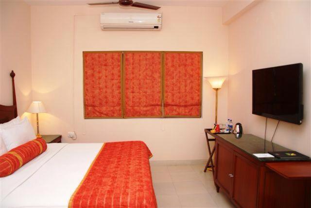Hotel The Lalit Traveller Khajurāho Exterior foto